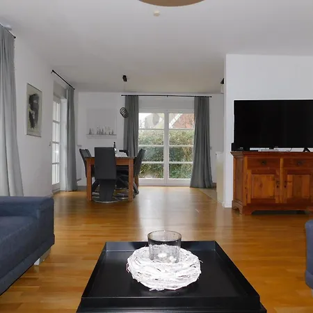 Haus Sonnenschein 2 * Ahrenshoop