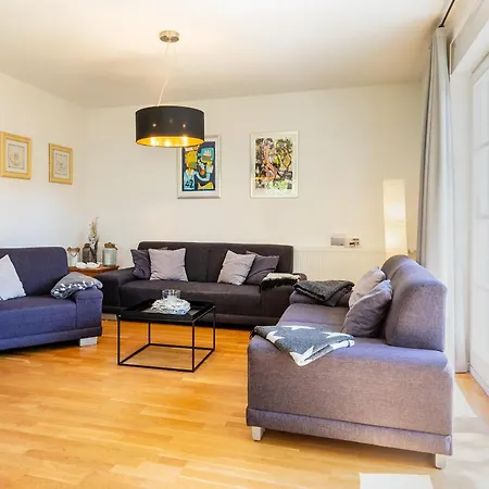 Haus Sonnenschein 2 * Ahrenshoop